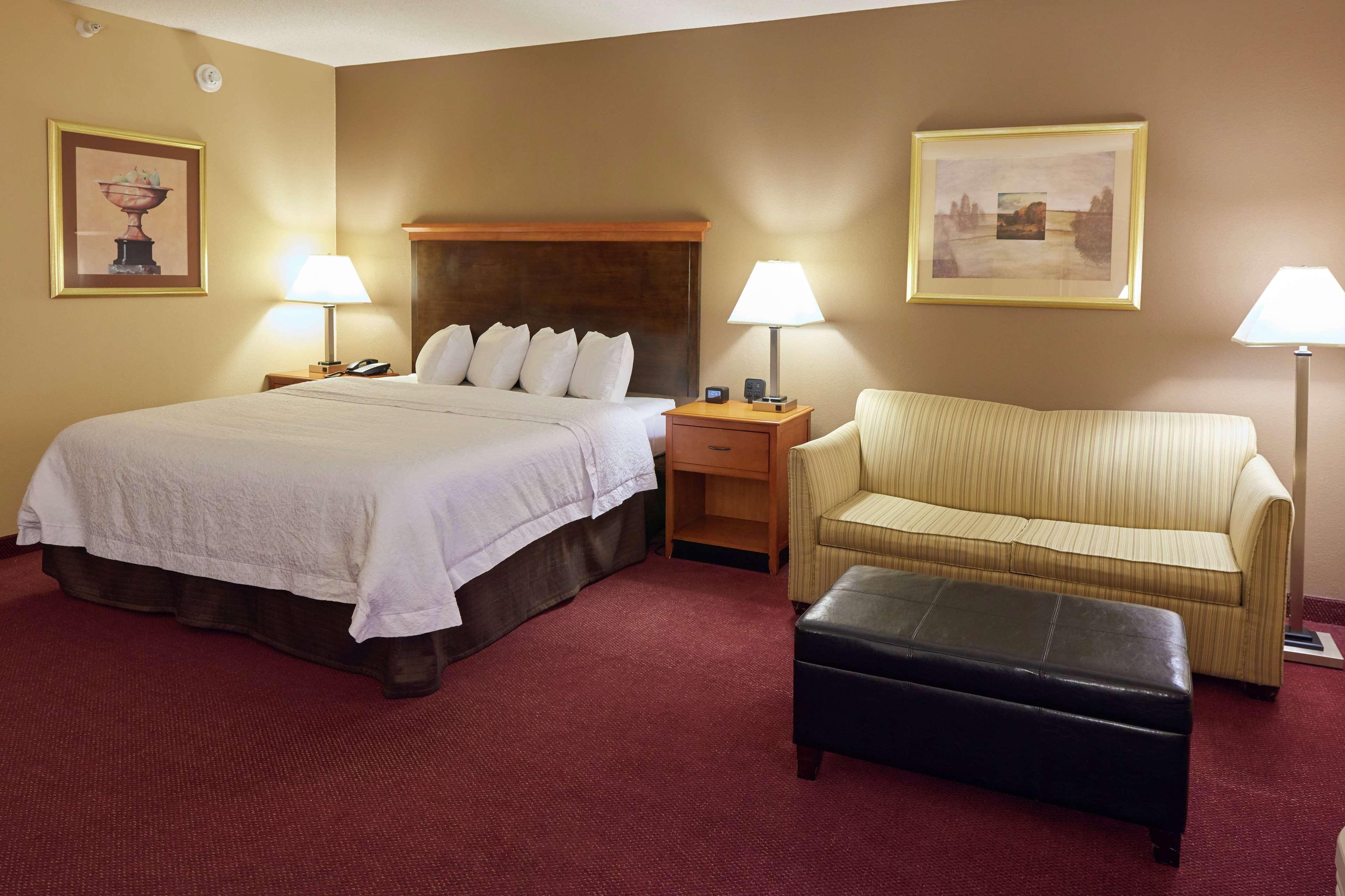 Hampton Inn Massillon Экстерьер фото