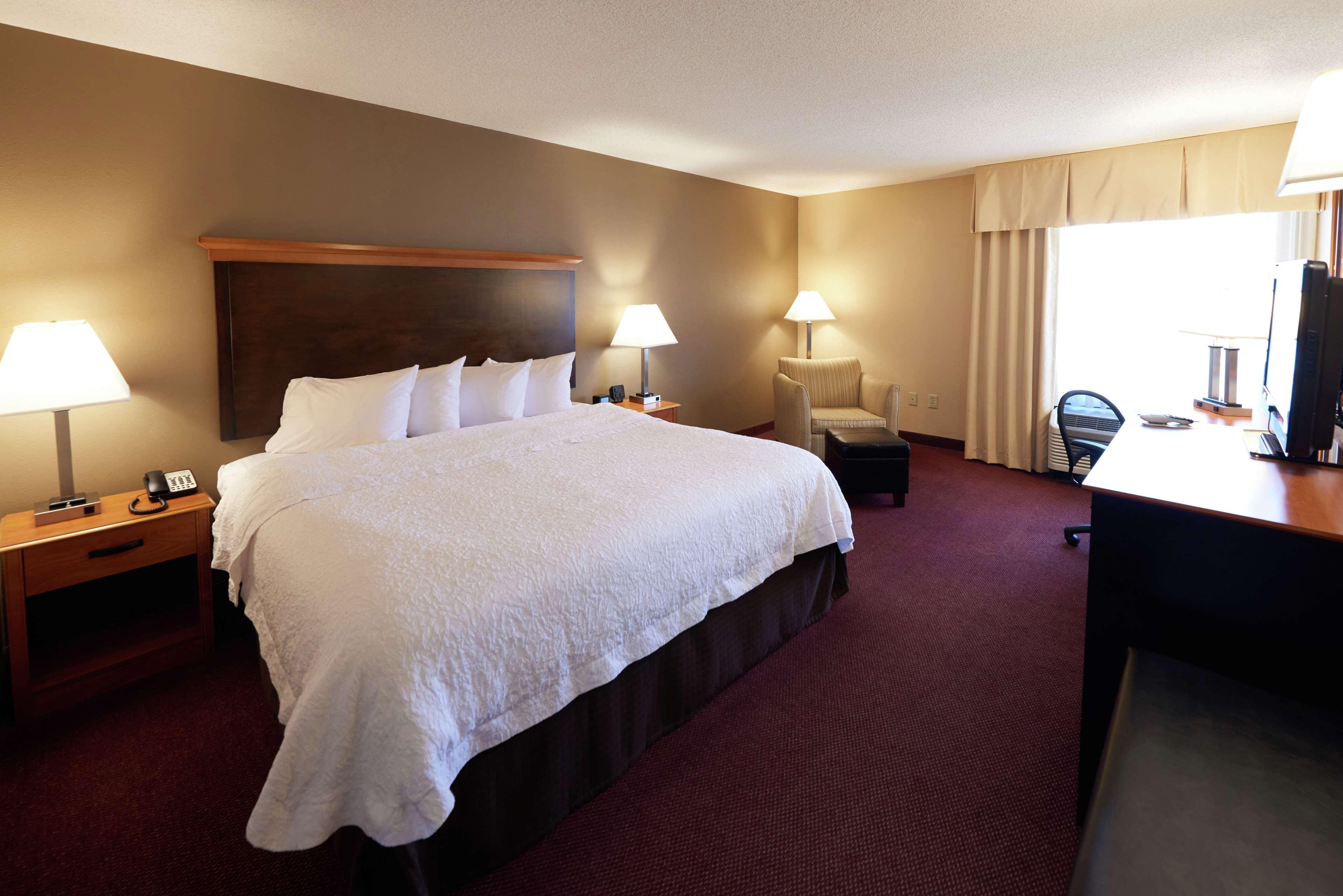 Hampton Inn Massillon Экстерьер фото