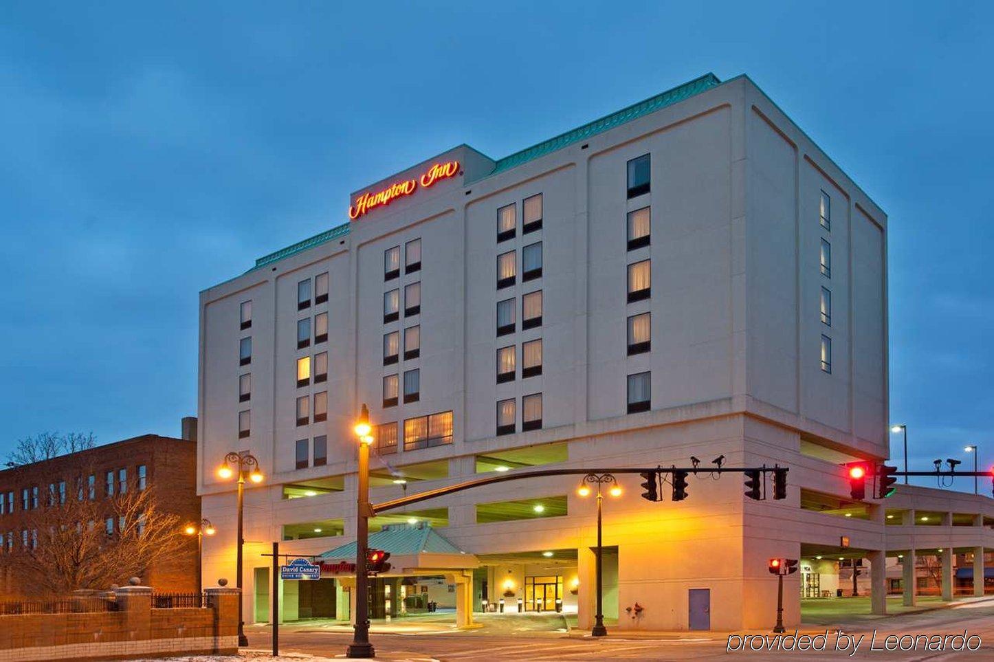 Hampton Inn Massillon Экстерьер фото